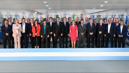 Sergio Massa junto a todos los gobernadores que respaldan al candidato de UxP de cara al 19 de noviembre / Foto: Prensa.