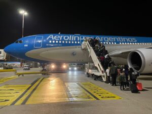 Primer vuelo de repatriados